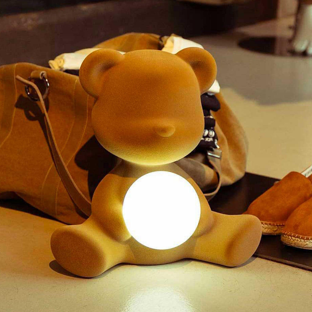 Lámpara LED Teddy Girl con acabado de terciopelo